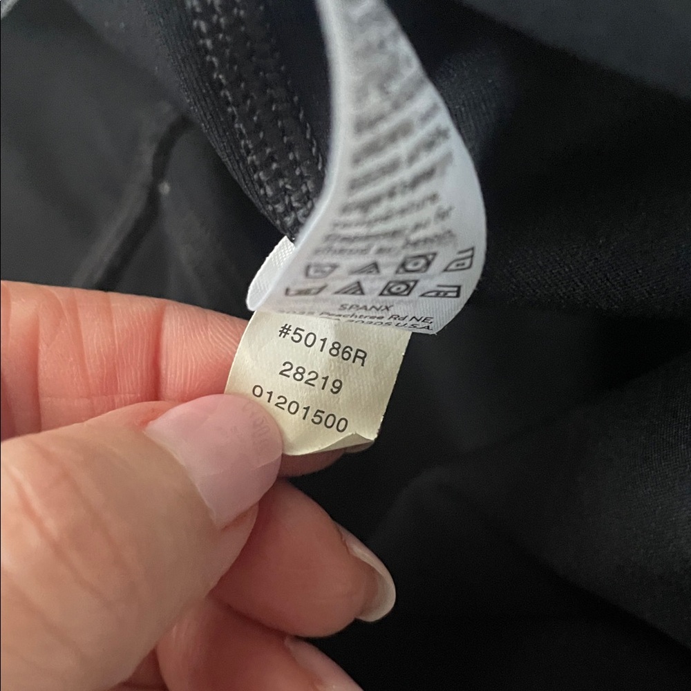 SPANX Black Booty Boost High-Waist Sculpting Leggings, EUC. - Picture 8 of 9